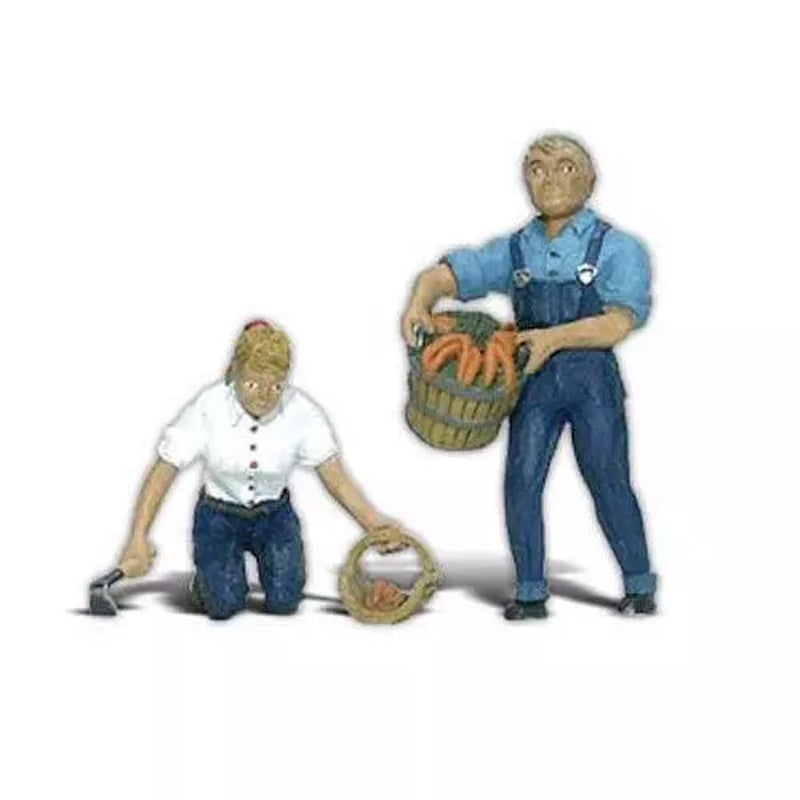 Woodland Scenics A2541 G Scale Gus & Gertie Gardener