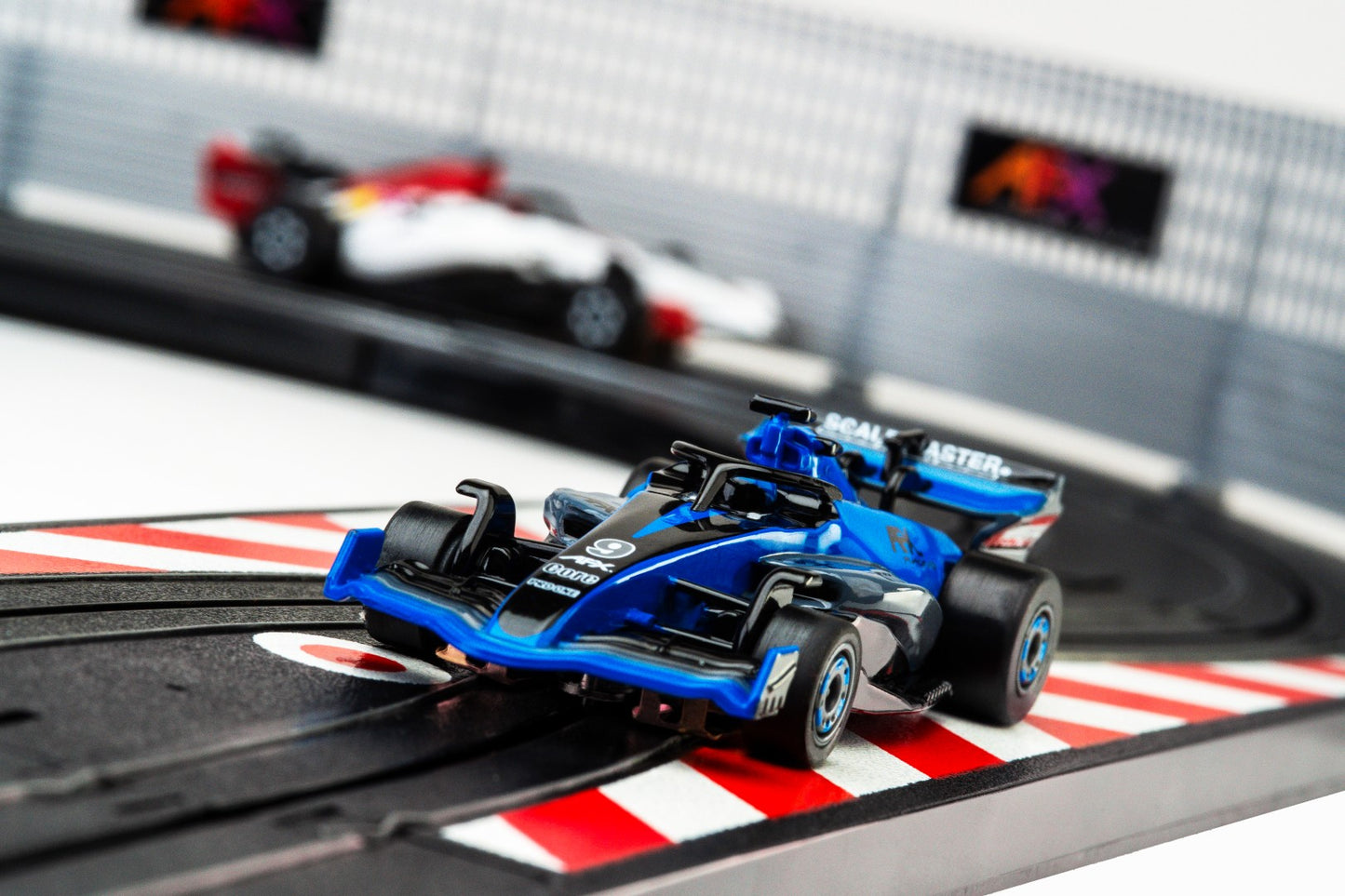 AFX Goliath Raceway HO Scale Slot Car Race Set 22040 65 feet Track