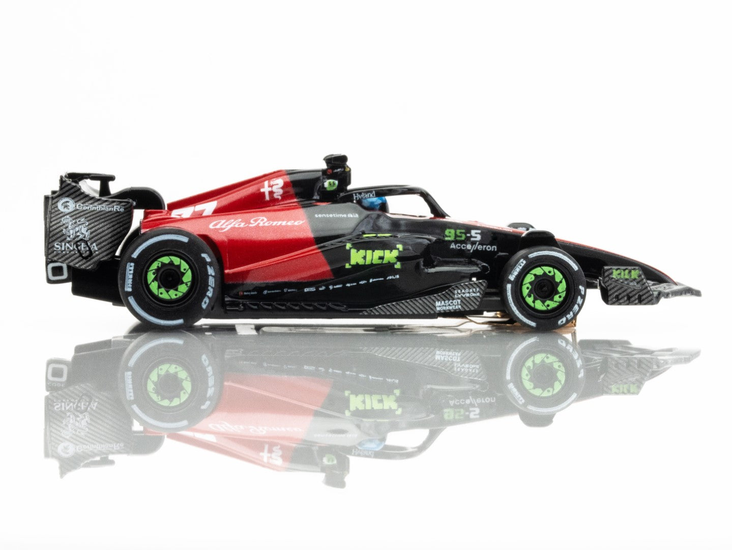 AFX 22081 Alfa Romeo F1 Spa Valtteri Bottas HO Slot Car Formula One.