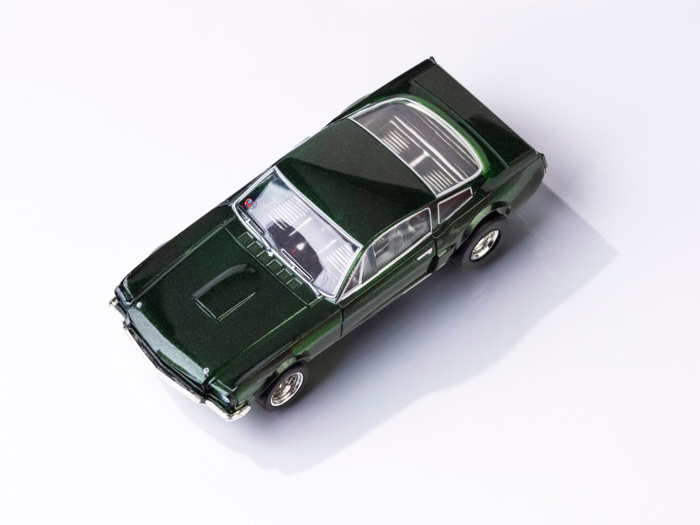 AFX 22151 1966 Shelby GT350R Ive Green Ford Mustang Limited Edition HO Slot Car