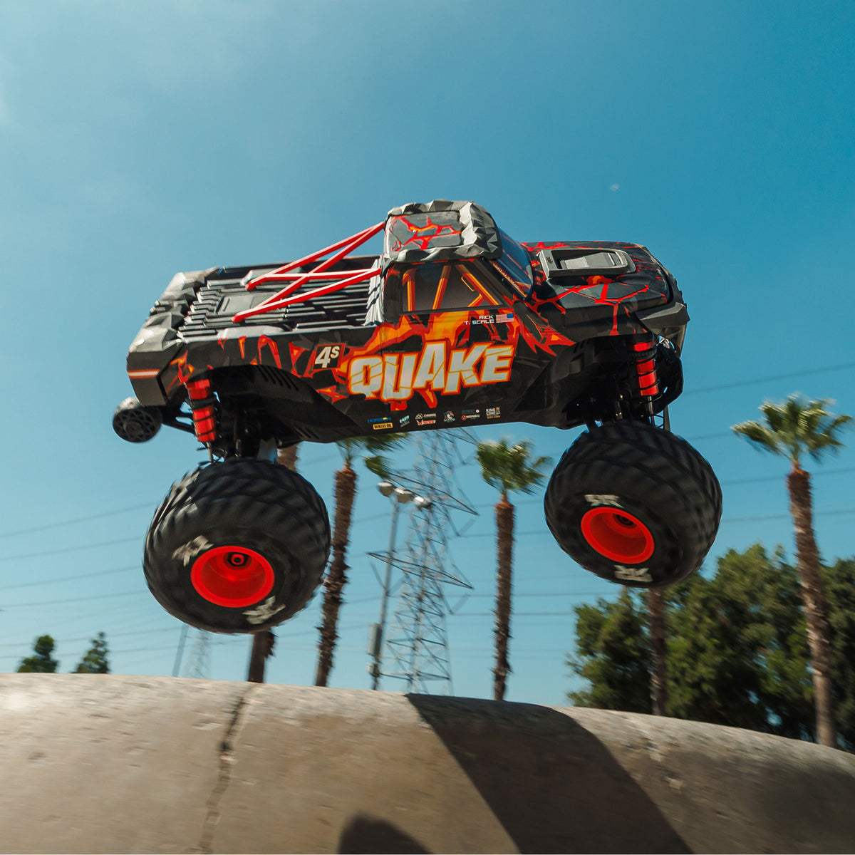 ARRMA ARA4437T1 Quake 4S DSC 4X4 RTR