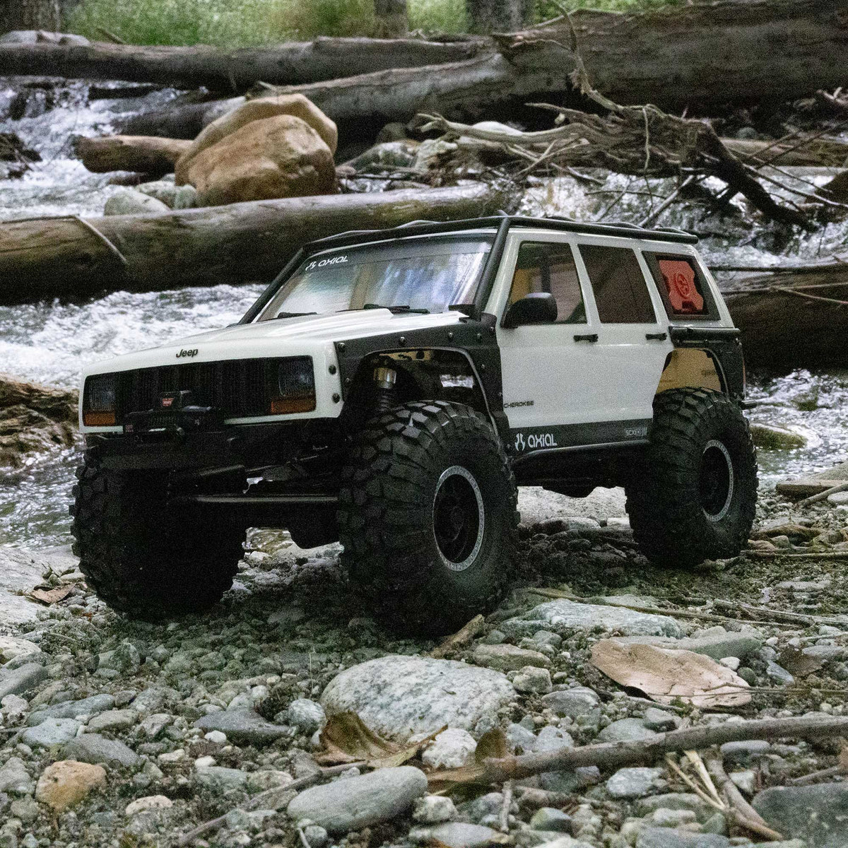Axial AXI-2037T2 1/10 SCX10 III Jeep Cherokee XJ 4X4 RTR Brushed Rock Crawler, White