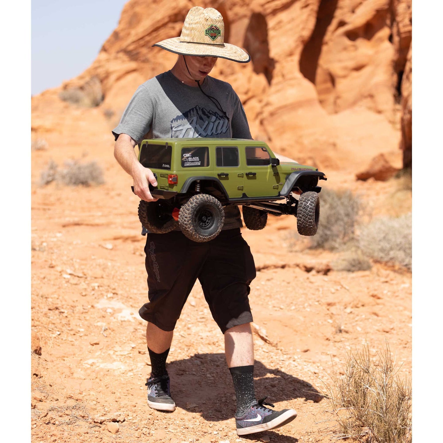 Axial AXI05000T1 1/6 SCX6 Jeep JLU Wrangler 4WD Rock Crawler RTR Green.