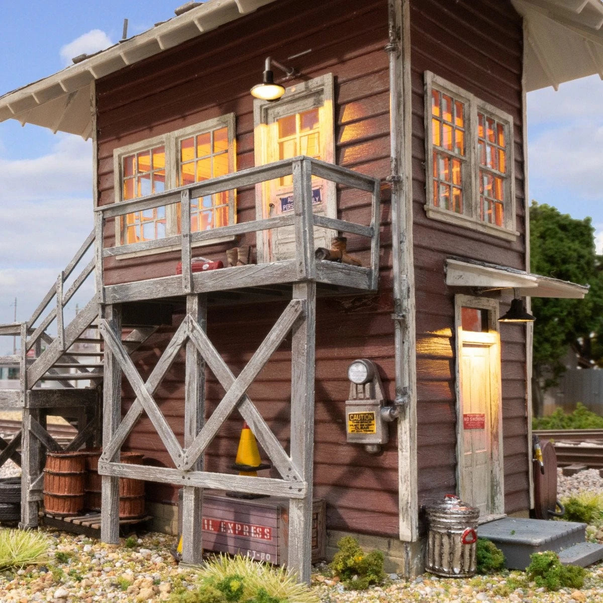 Woodland Scenics BR4964 N Scale Built Up Structure - Interlocking Switch Tower