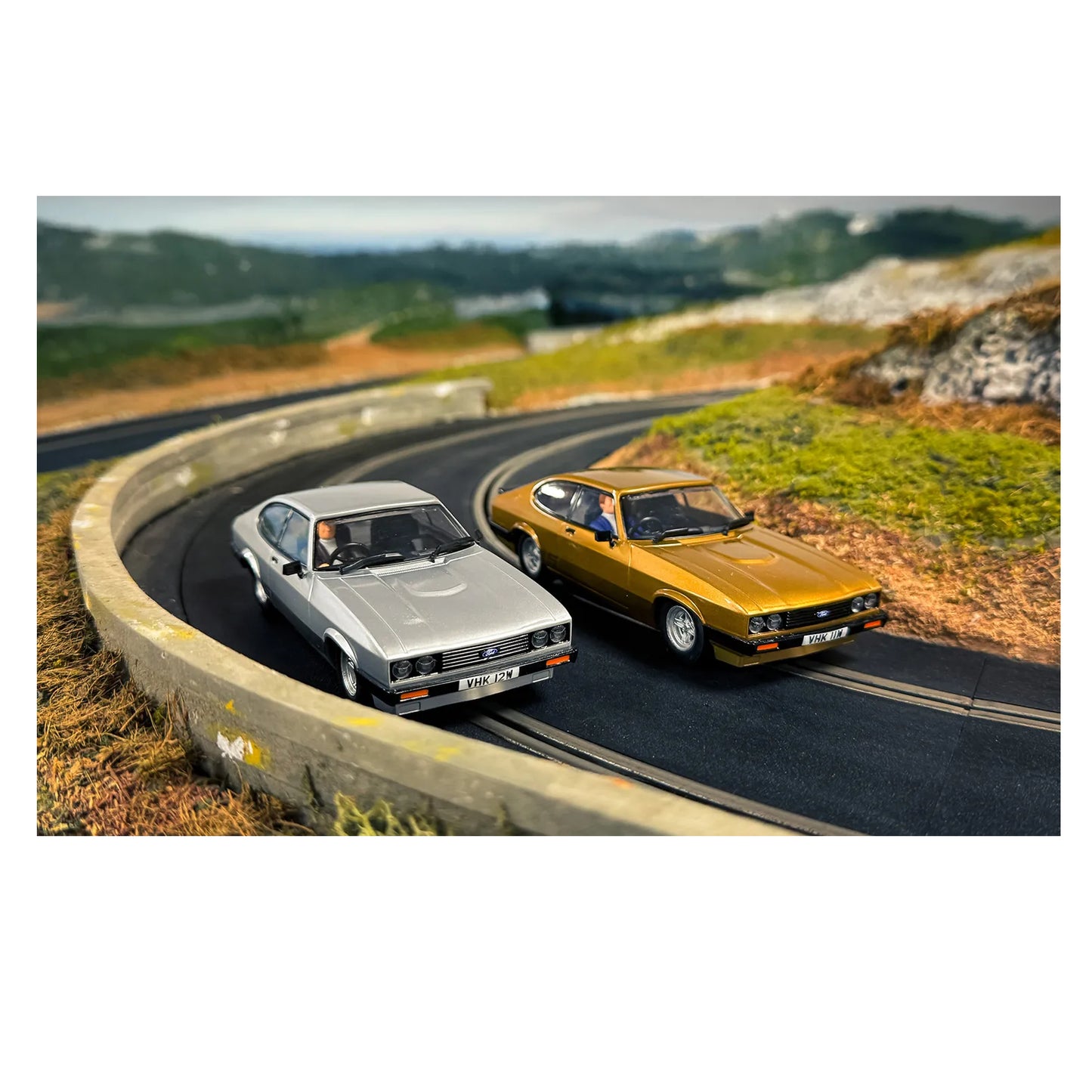 Scalextric C4642 The Professionals Ford Capri Mk III Twin Car Pack 1/32 Slot Car