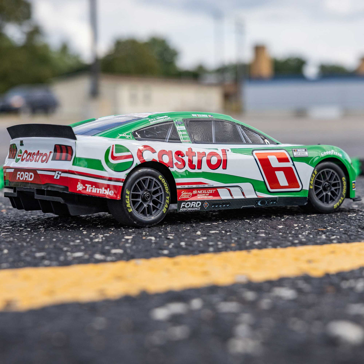 Losi LOS1122606 1/12 NASCAR No. 6 Castrol Ford Mustang RTR