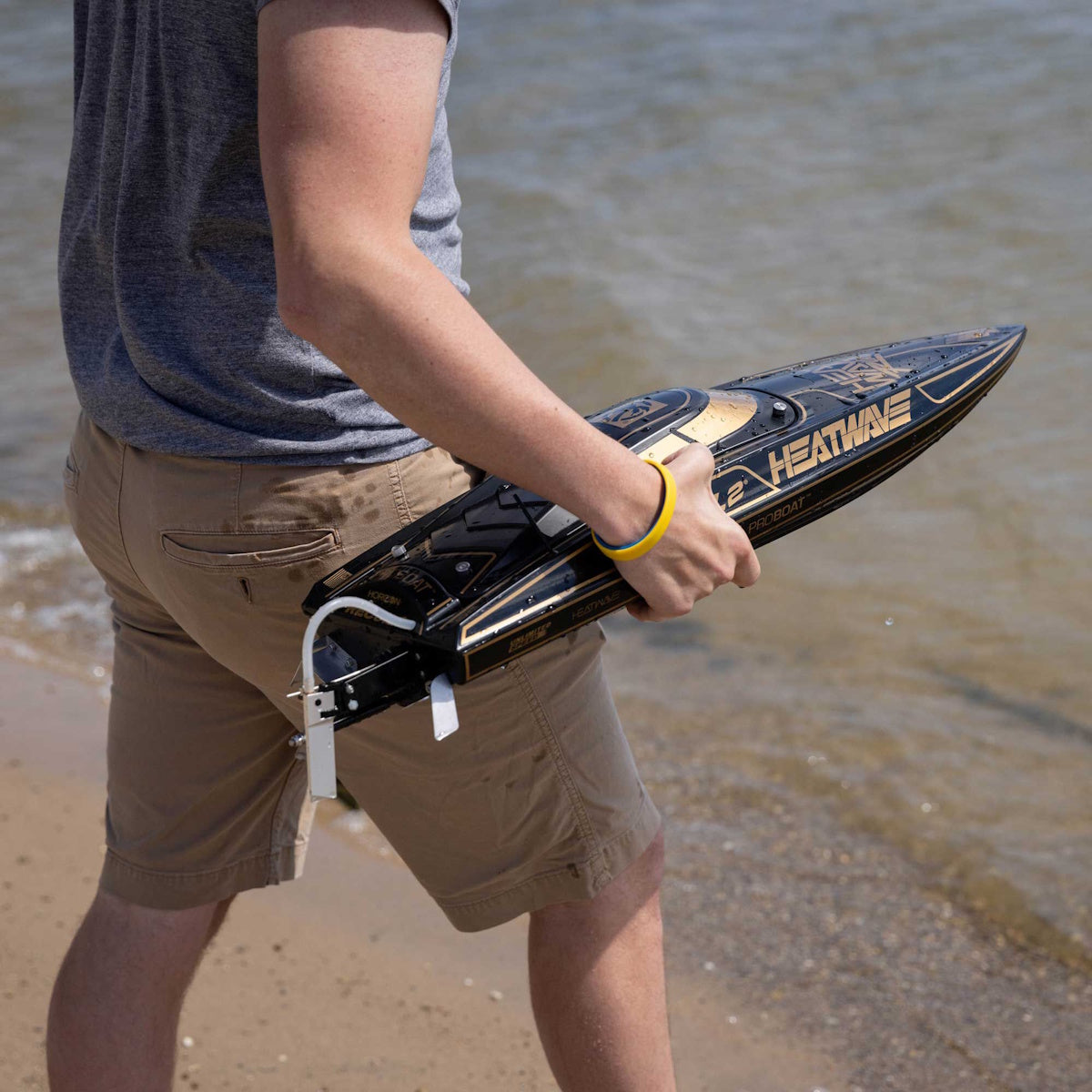 Pro Boat 08041V2T1 Heatwave Recoil 2 V2 26 Self-Righting brushless RTR Blk/Gold