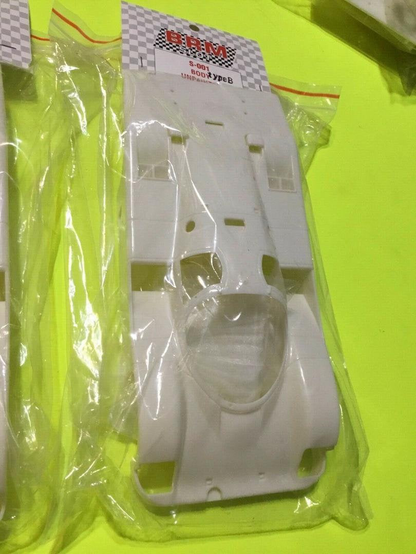 BRM White Unpainted Porsche 962C Body Kit (Wing Type B) 1/24 Slot Car S-001