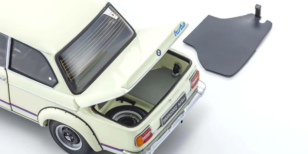 Kyosho 1/18 Scale BMW 2002 Turbo White Model Diecast Car