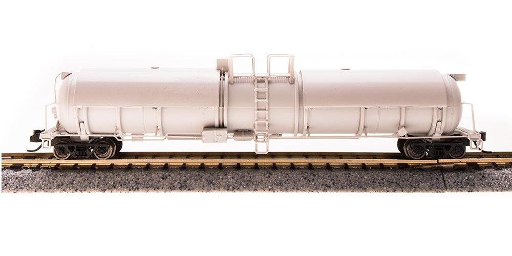Broadway 3735 N Cryogenic Tank Car Unlettered Painted Gray Type B Single Car - PowerHobby