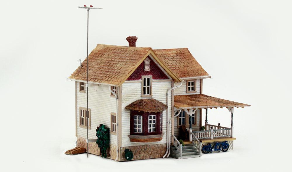 Woodland Scenics BR5046 HO Corner Porch House Structure Built-&-Ready - PowerHobby