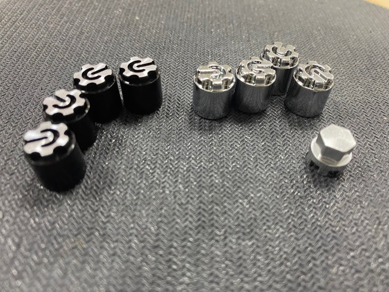 Powerhobby 1/10 Scale Rock Crawler M4 Locking Hubs w Tool Chrome (4) - PowerHobby