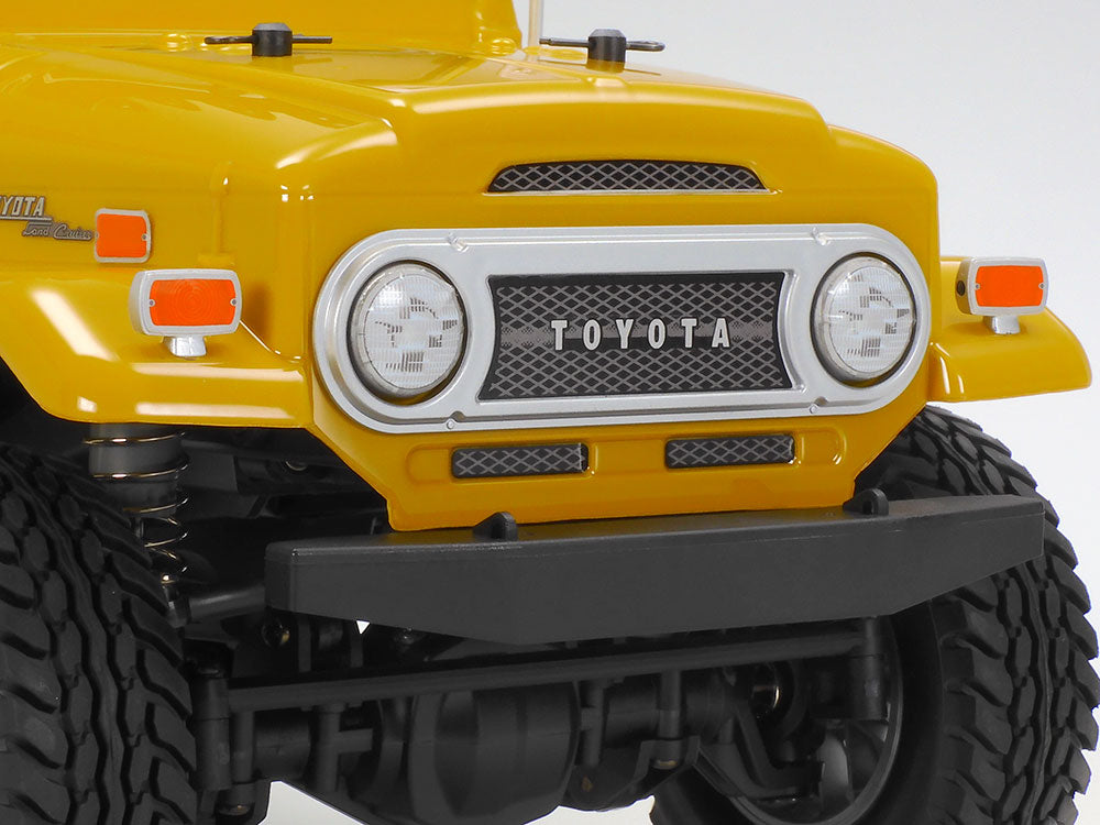 Land Cruiser 40 oval grille detail