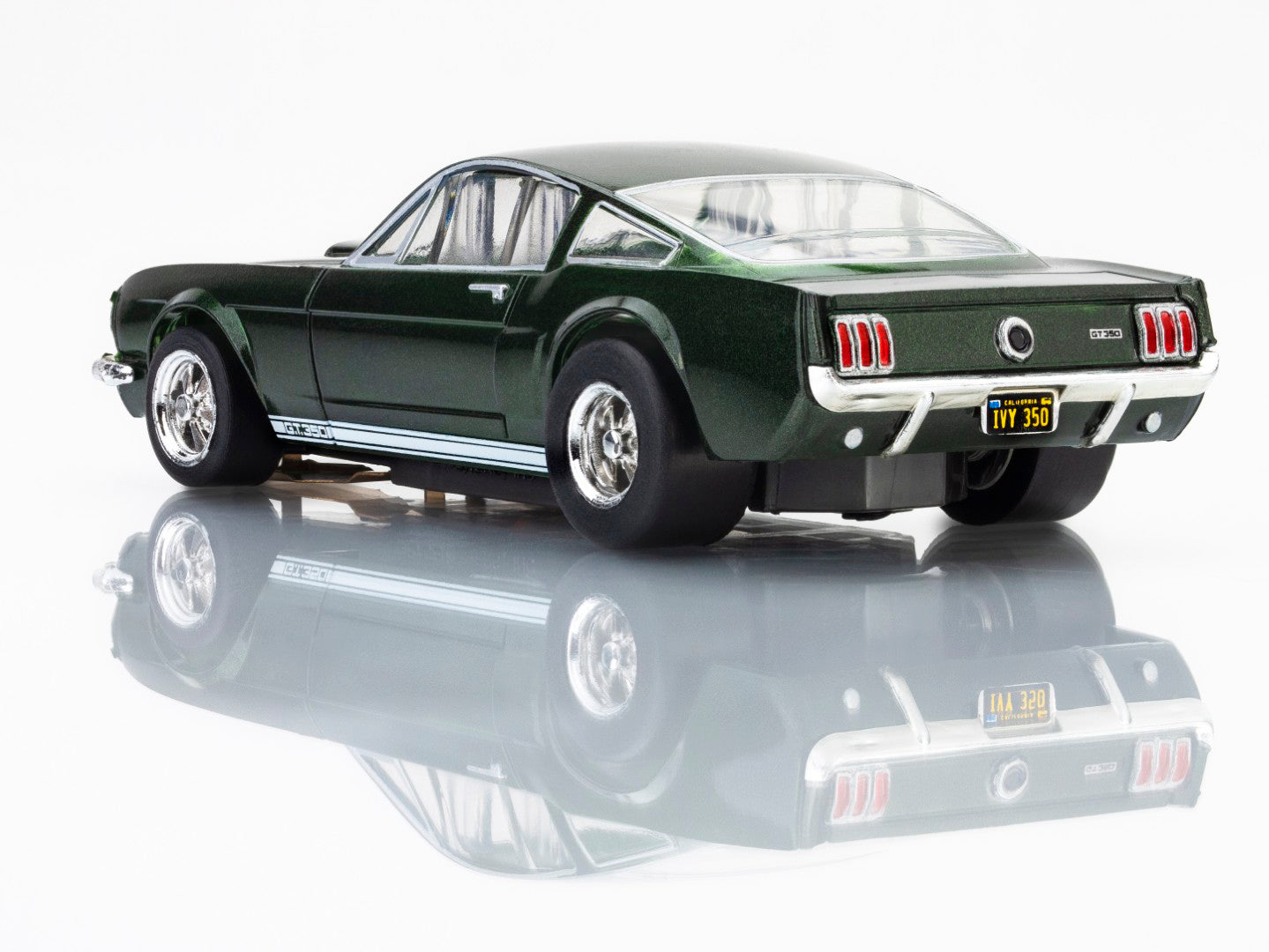 AFX 22151 1966 Shelby GT350R Ive Green Ford Mustang Limited Edition HO Slot Car