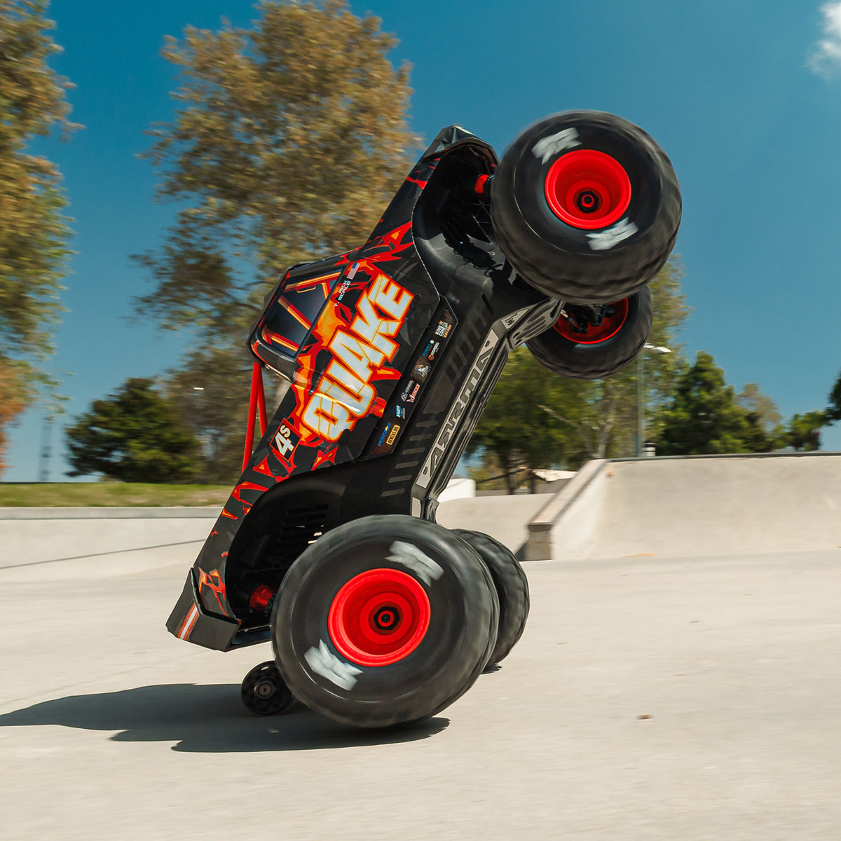 ARRMA ARA4437T1 Quake 4S DSC 4X4 RTR