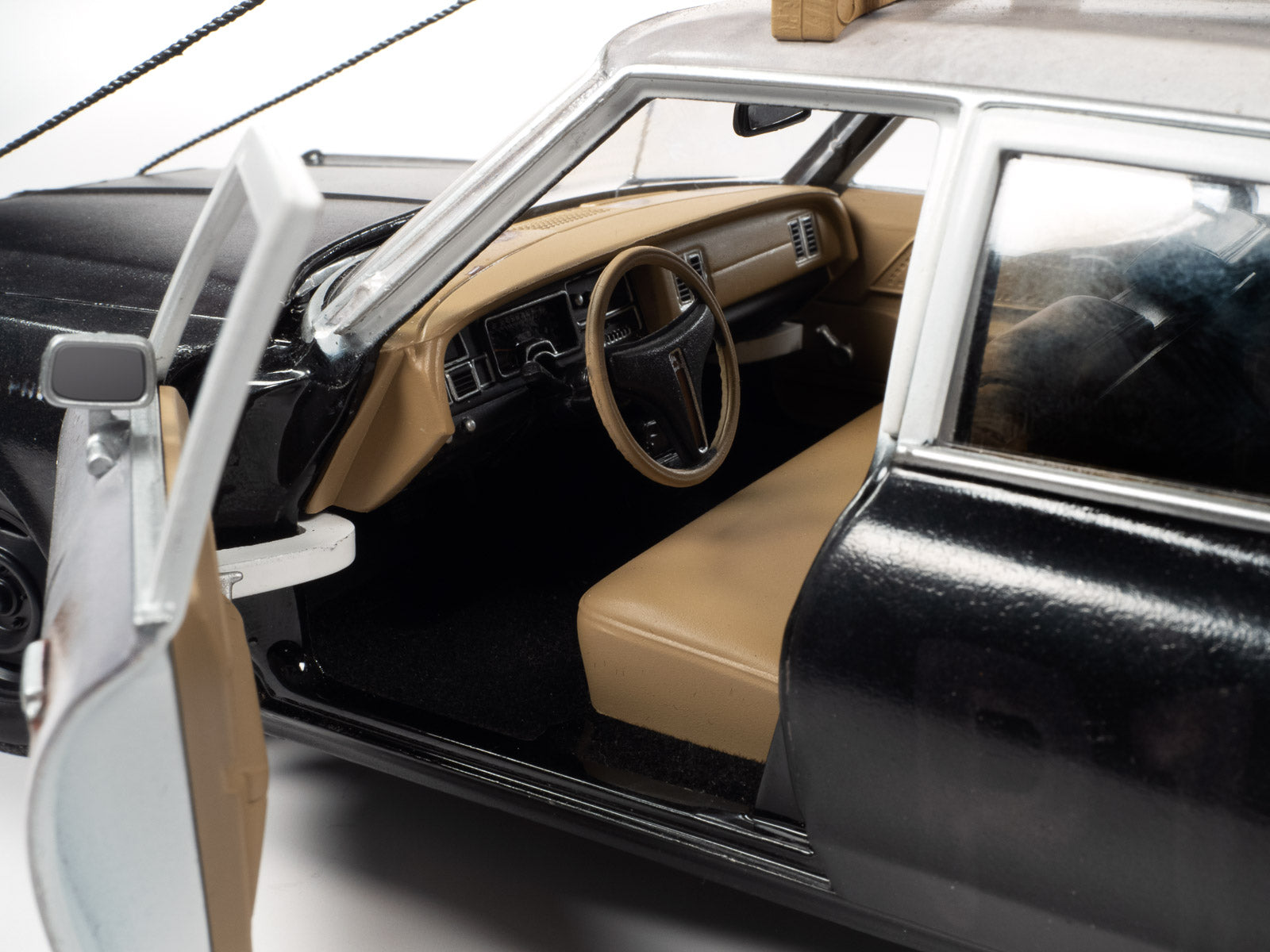 Auto World The Blues Brothers 1974 Dodge Monaco Bluesmobile 1/18