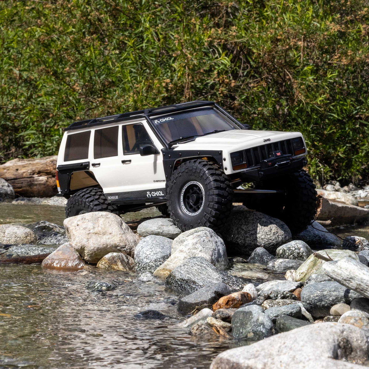 Axial AXI-2037T2 1/10 SCX10 III Jeep Cherokee XJ 4X4 RTR Brushed Rock Crawler, White