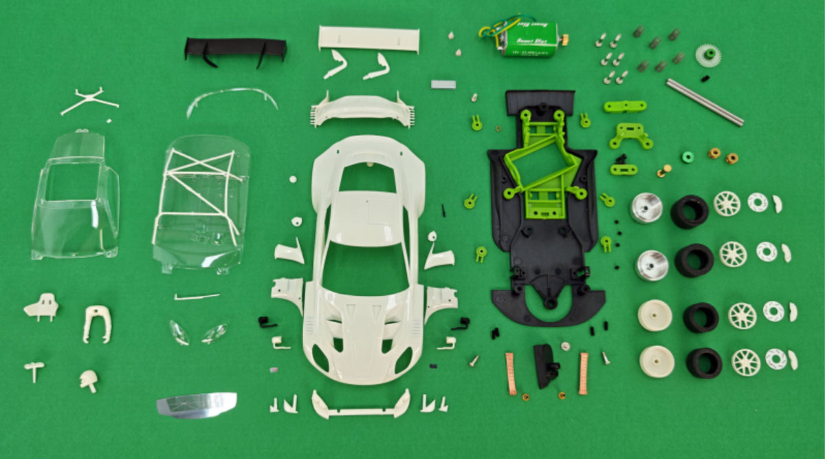 Avant Slot Aston Martin Vantage GT3 White Kit 1/32 Slot Car 52999