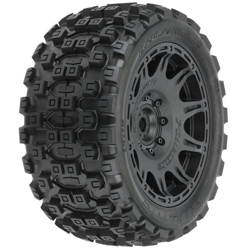 Pro-Line 10198-11 Badlands MX57 5.7 tires mounted Raid wheels