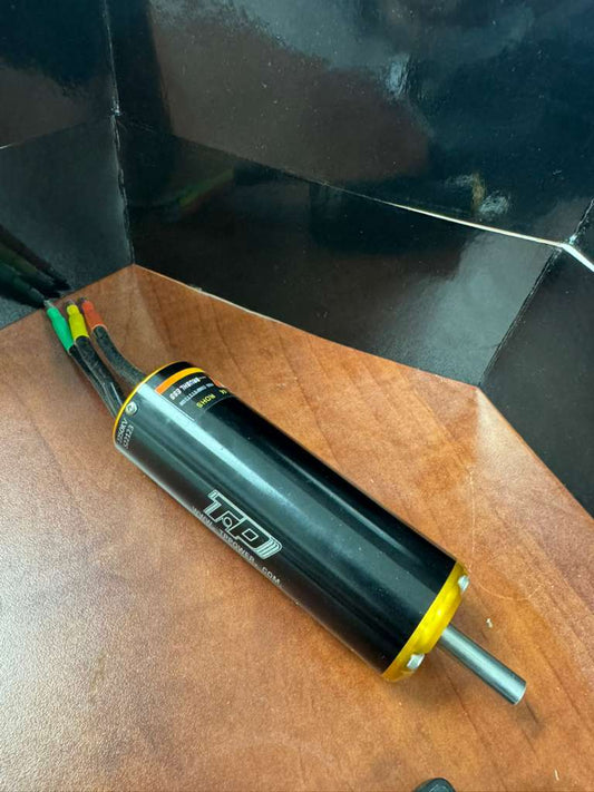 TP POWER 4080 CM 2250 kv BRUSHLESS MOTOR 8MM (UP TO 8s)