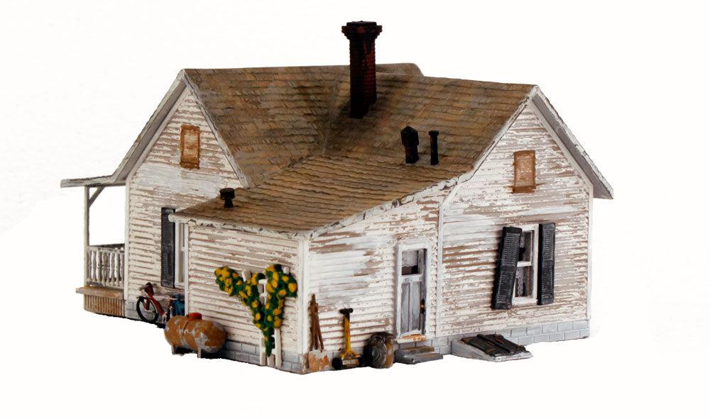 Woodland Scenics BR4933 N Old Homestead Structure  Built-&-Ready - PowerHobby
